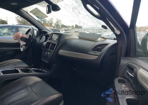 2019 Dodge Grand Caravan Gt z USA, uszkodzony, nr VIN 2C4RDGEG8KR562781